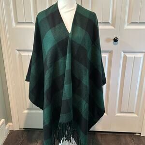ANDREE BY UNIT One Size Green Buffalo Plaid Shawl Poncho NWOT